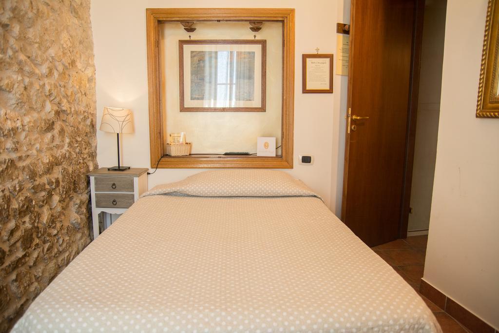 Locanda Dell'Arcangelo Rocca Massima Eksteriør billede